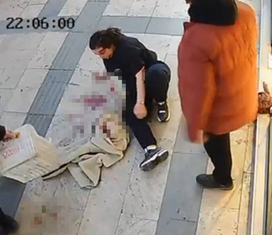 Sokak ortasında dehşeti yaşadılar! Boşanma aşamasındaki eşini defalarca bıçakladı! Esnaf meyve kasalarıyla kurtardı 5